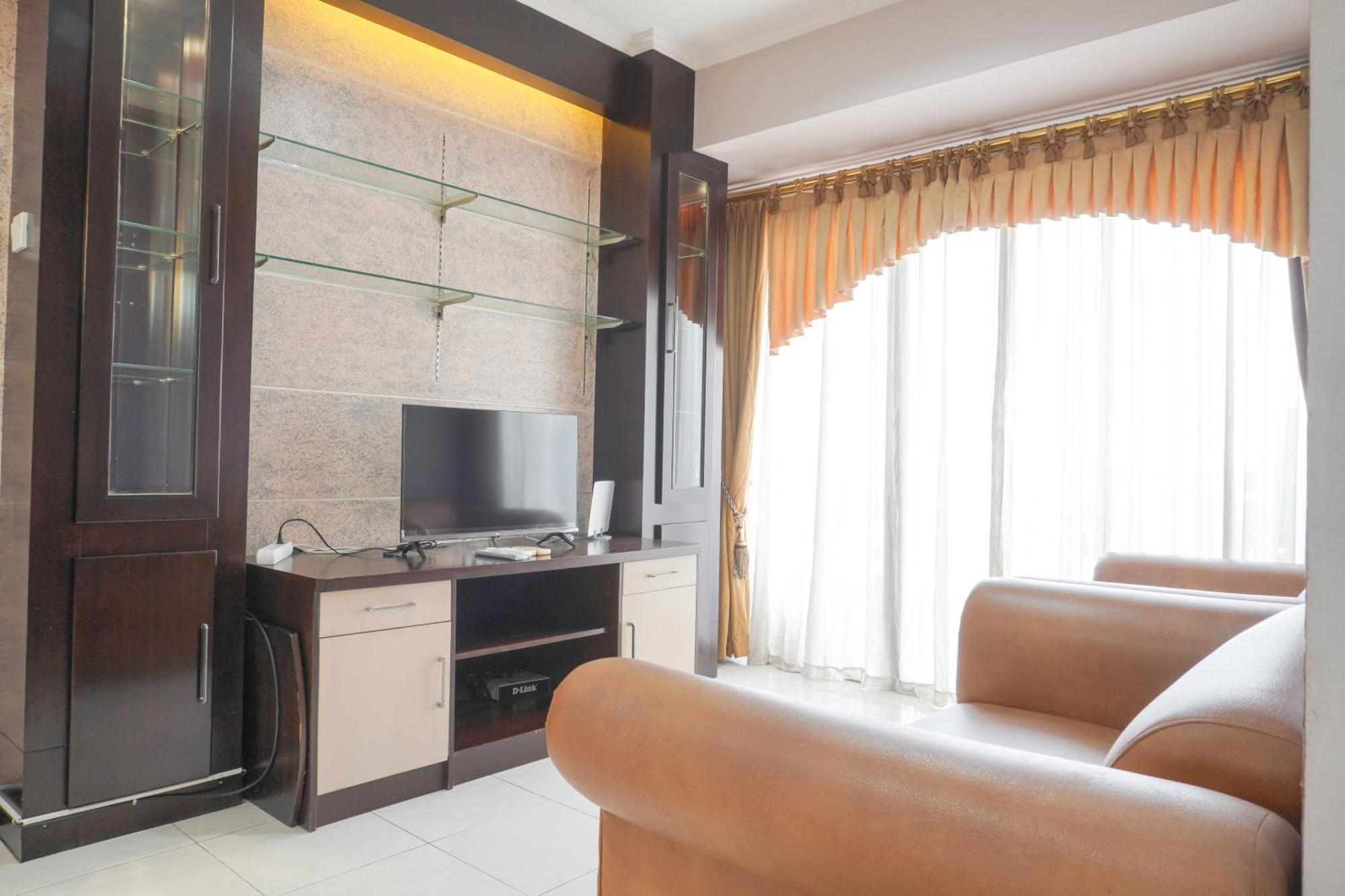 Cozy And Simply Look 2Br At 12Nd Floor Puri Garden Apartment By Travelio Giacarta Esterno foto